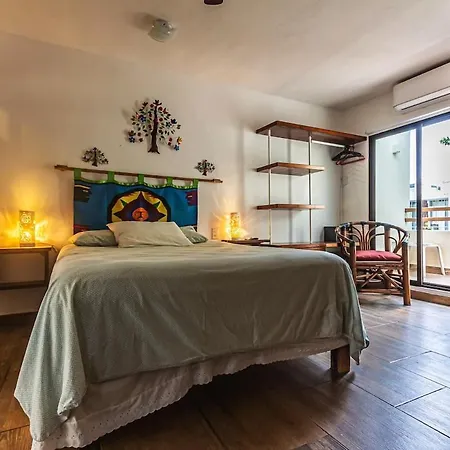 Live Like A Local, Rooftop Studio In Central Playa